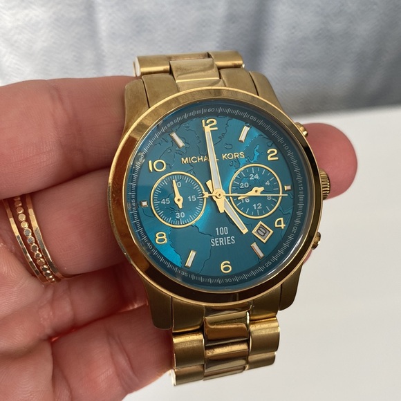 Michael Kors Stop Hunger Watch - Picture 2 of 4